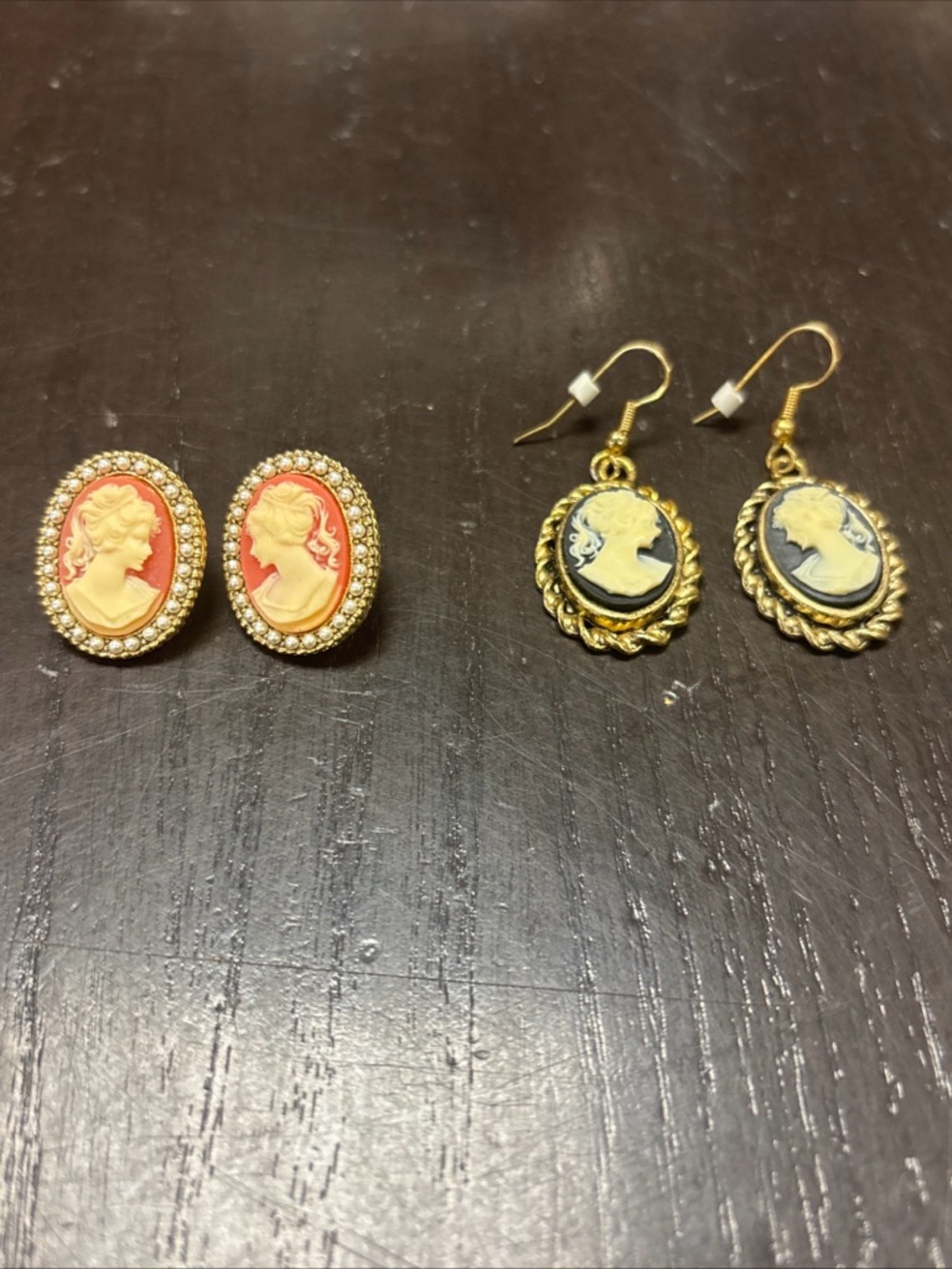 Lot Of 2 Pair Vintage 80’s Cameo Earrings Black Coral Excellent Condition